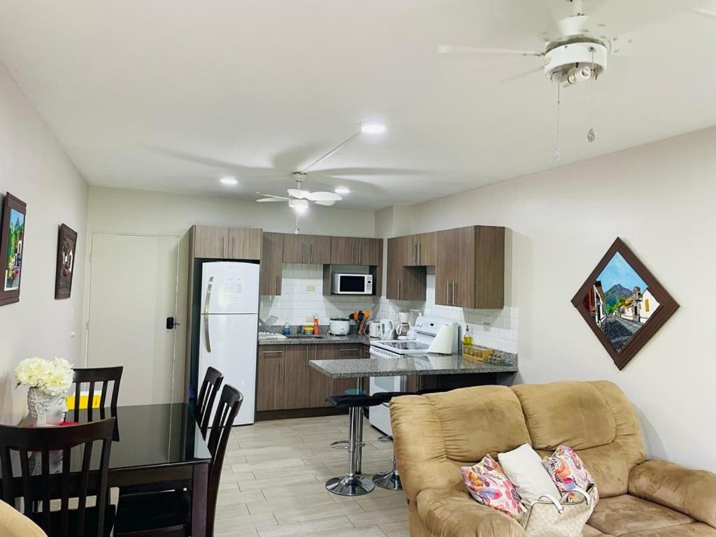 Ganesha Liberia Apartment *